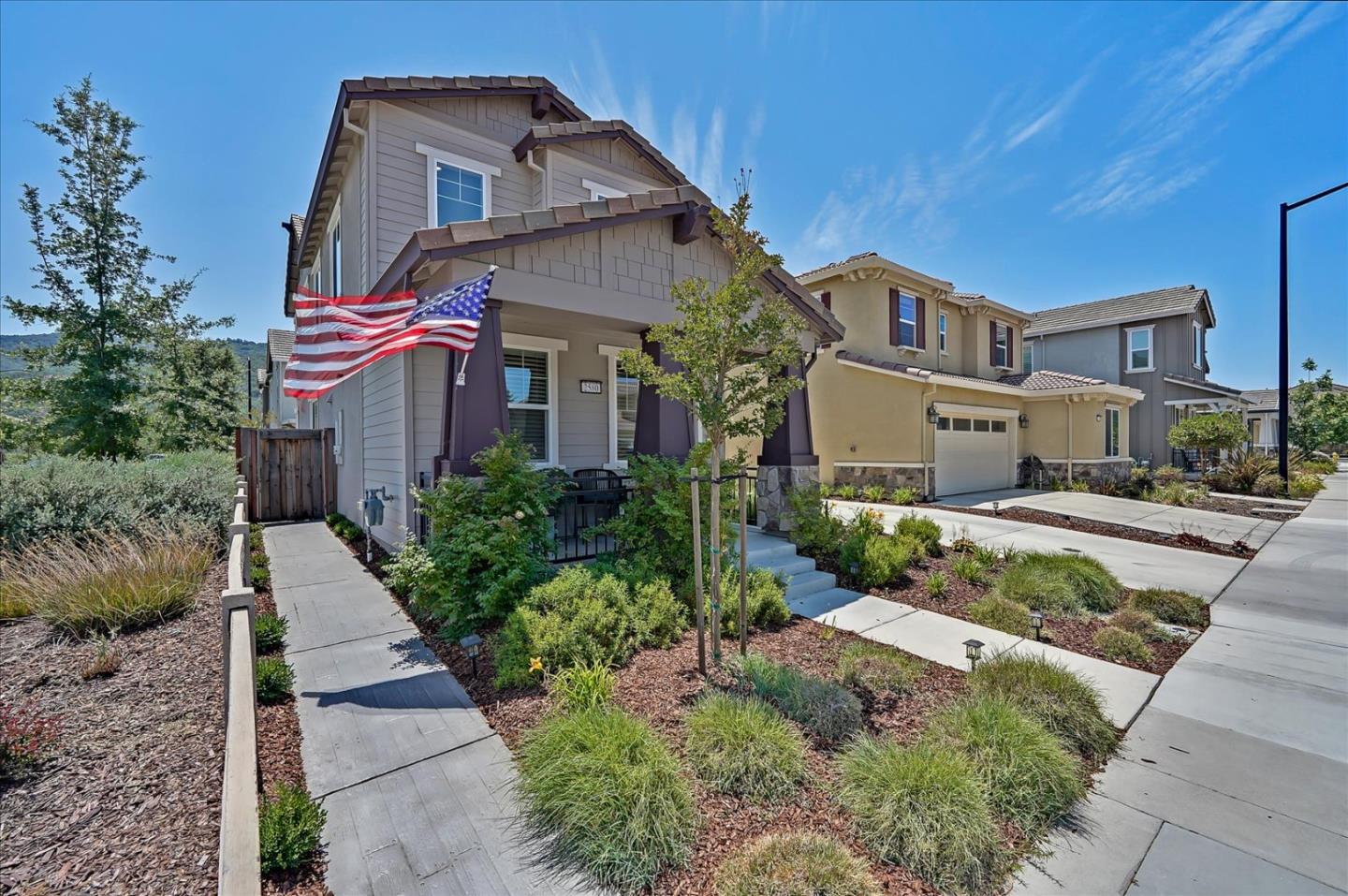 Detail Gallery Image 1 of 1 For 2580 Apple Tree Way, Gilroy,  CA 95020 - 3 Beds | 2/1 Baths