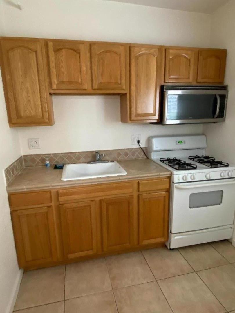 529 Capitol St., SALINAS, California 93901, ,Comm Ri Multi-units 5+,For Sale,Capitol St.,ML81853028