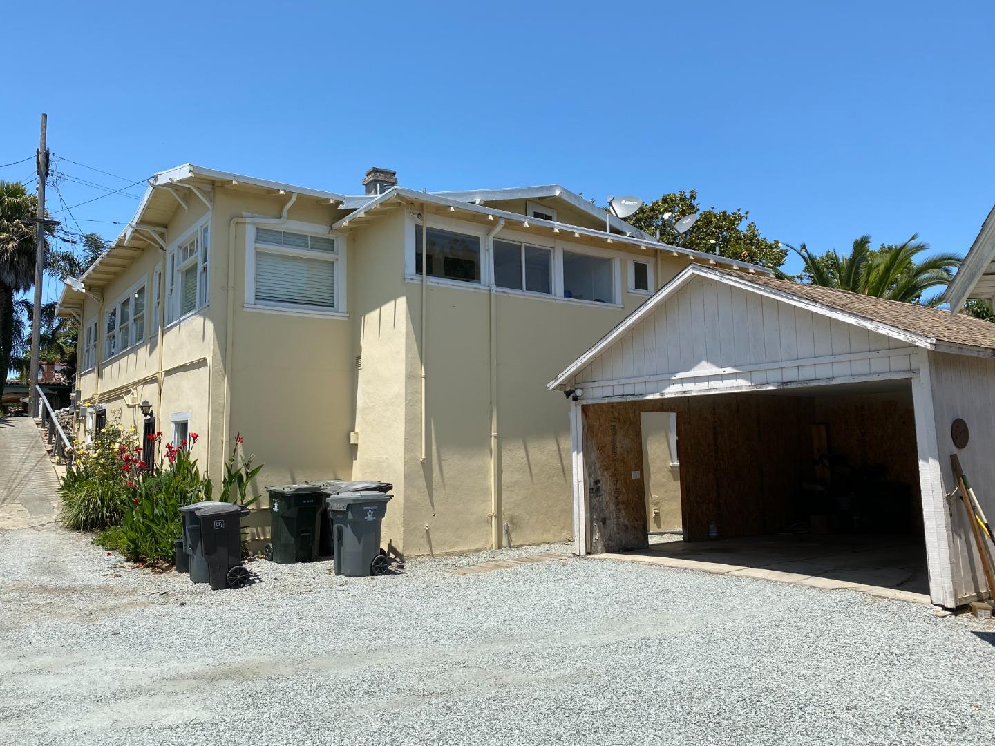 529 Capitol St., SALINAS, California 93901, ,Comm Ri Multi-units 5+,For Sale,Capitol St.,ML81853028