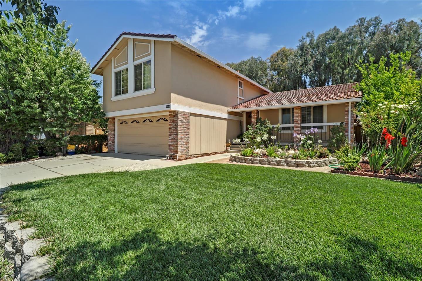 2235 Golden Dew Cir, San Jose, CA 95121 4 Beds 2/1 Baths (Sold