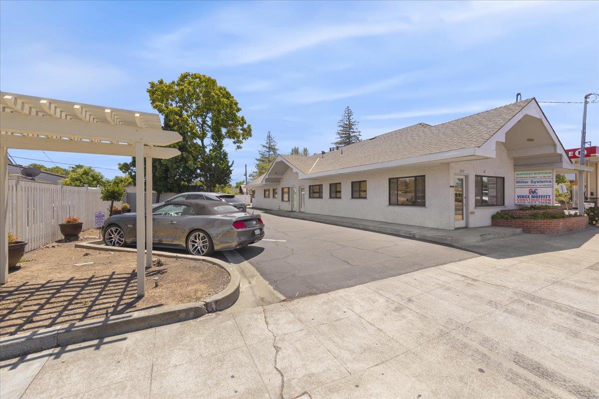 320 1st Street, GILROY, California 95020, ,Comm Industrial For Sale,For Sale,1st Street,40965247