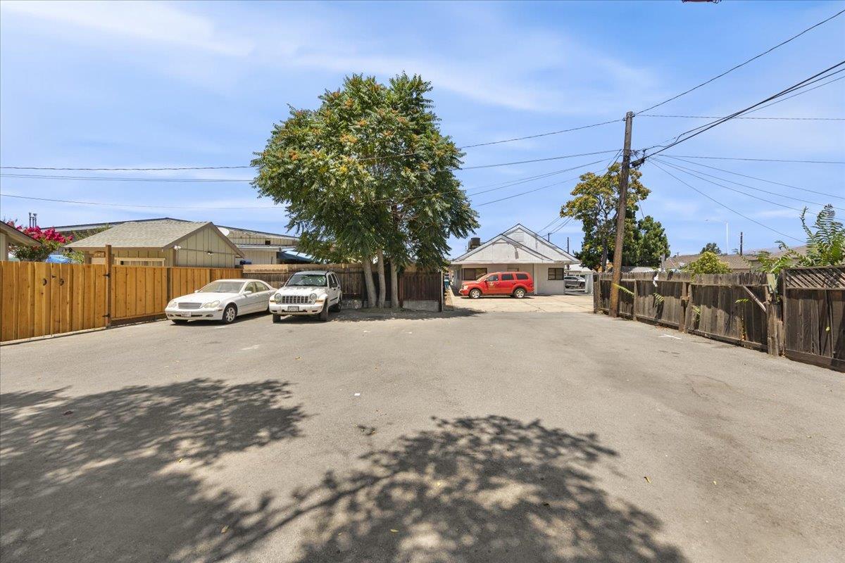 320 1st Street, GILROY, California 95020, ,Comm Industrial For Sale,For Sale,1st Street,40965247
