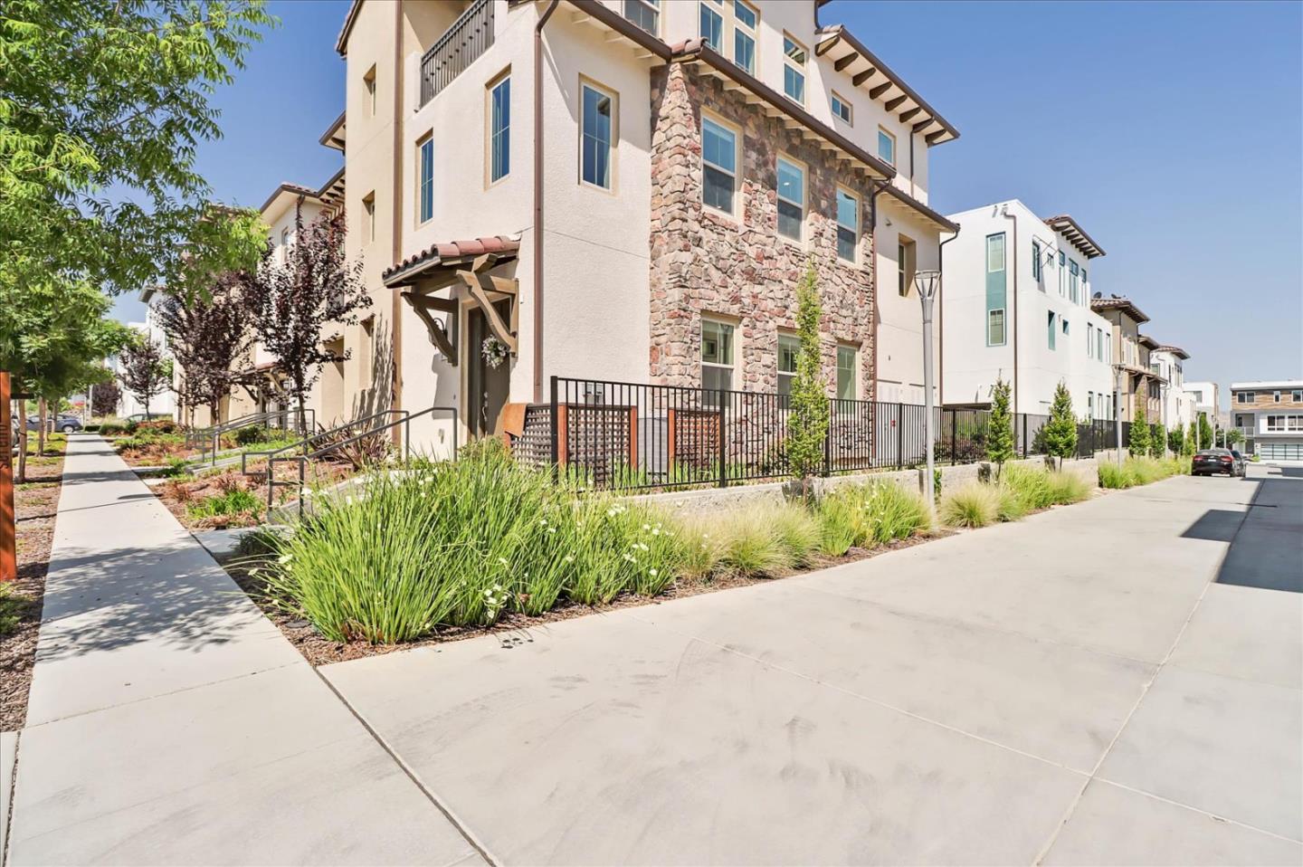 3058 San Jose Vineyard Ct 7, San Jose, CA 95136 3 Beds 3 Baths