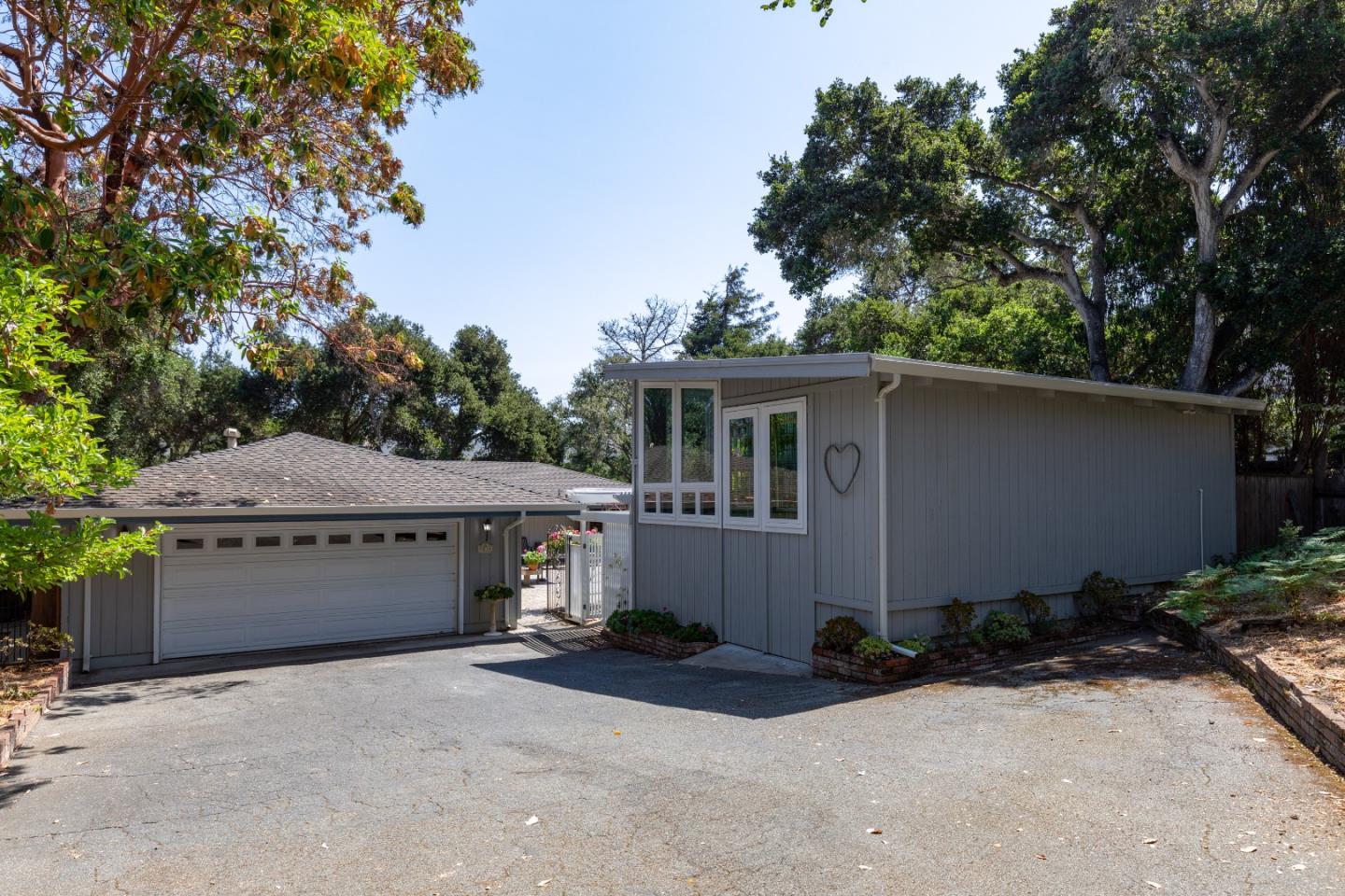 Detail Gallery Image 1 of 1 For 9835 Palisade Dr, Carmel,  CA 93923 - 2 Beds | 2 Baths