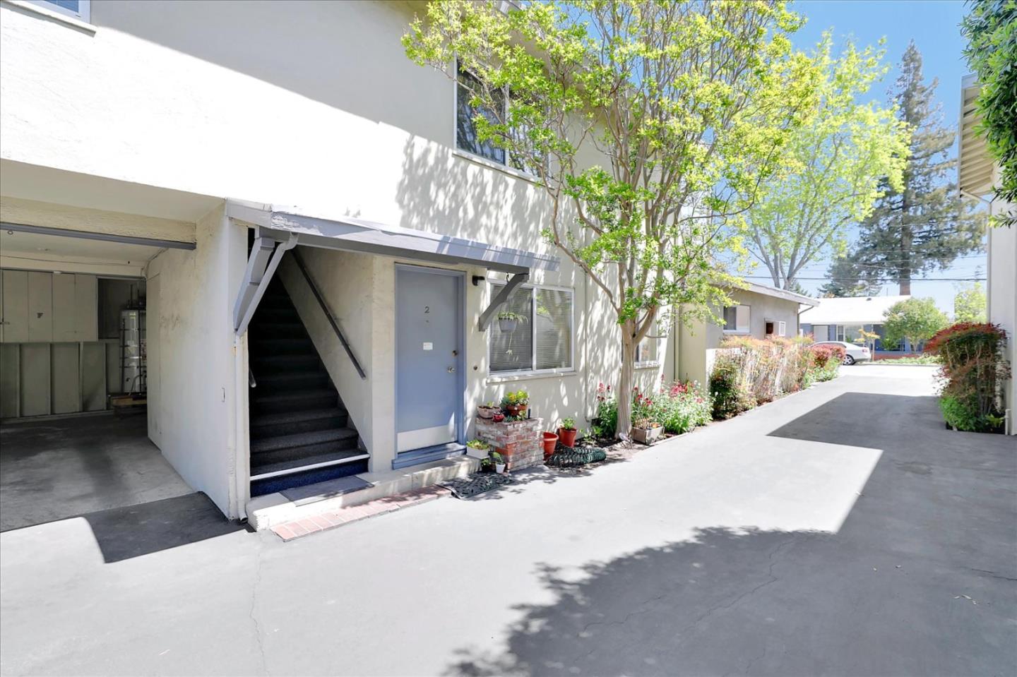 582-586 Mariposa Avenue, MOUNTAIN VIEW, California 94041, ,Comm Ri Multi-units 5+,For Sale,Mariposa Avenue,ML81853349