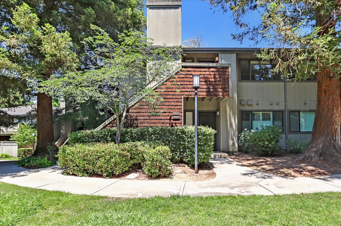 2715 La Terrace Cir, San Jose, CA 95123 2 Beds 2 Baths (Sold