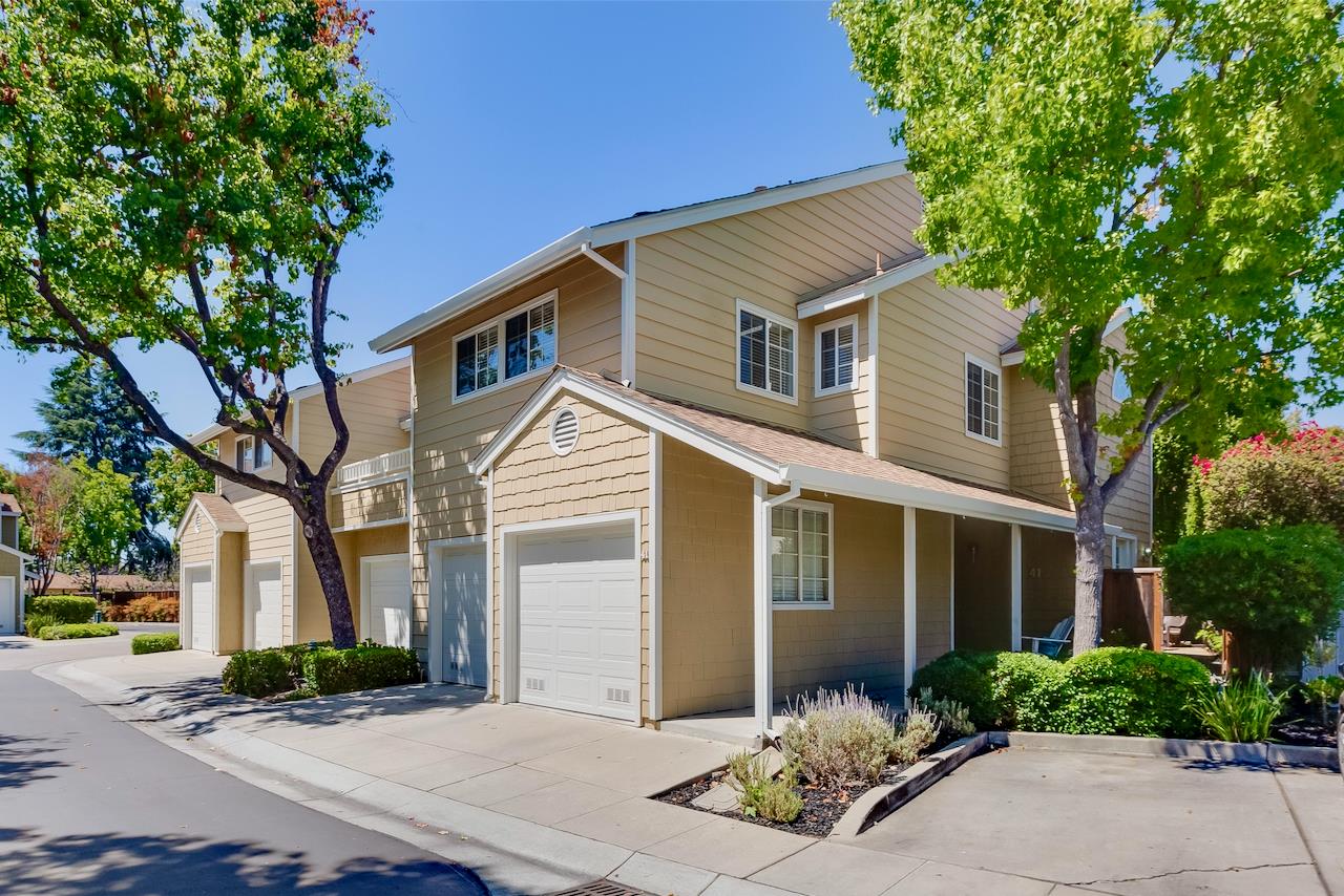 Detail Gallery Image 1 of 1 For 201 Ada Ave #41,  Mountain View,  CA 94043 - 3 Beds | 2/1 Baths