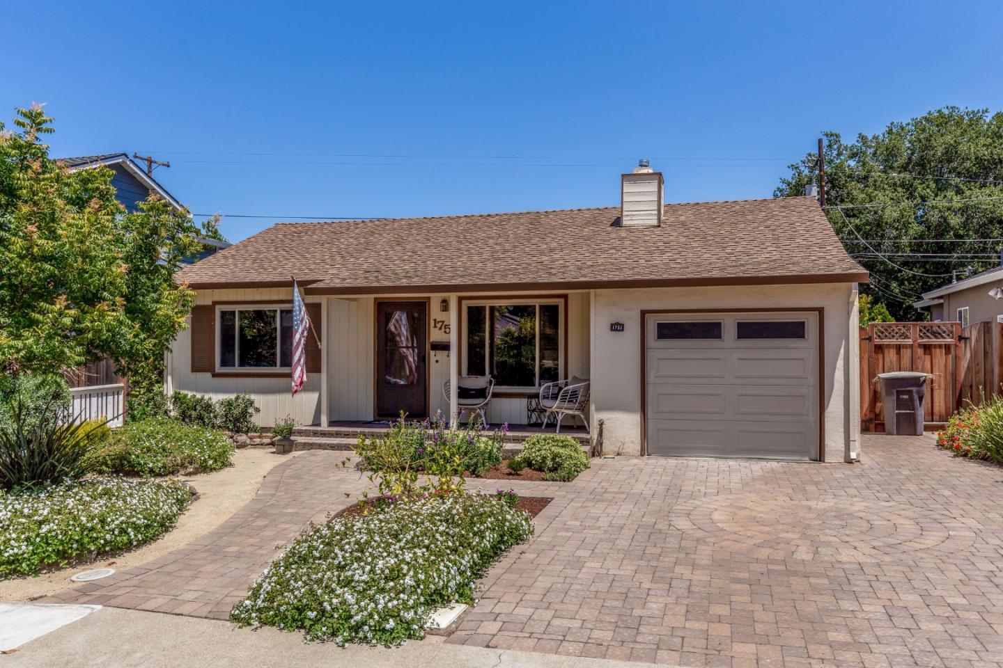 Detail Gallery Image 1 of 1 For 1751 Begen Ave, Mountain View,  CA 94040 - 3 Beds | 2 Baths