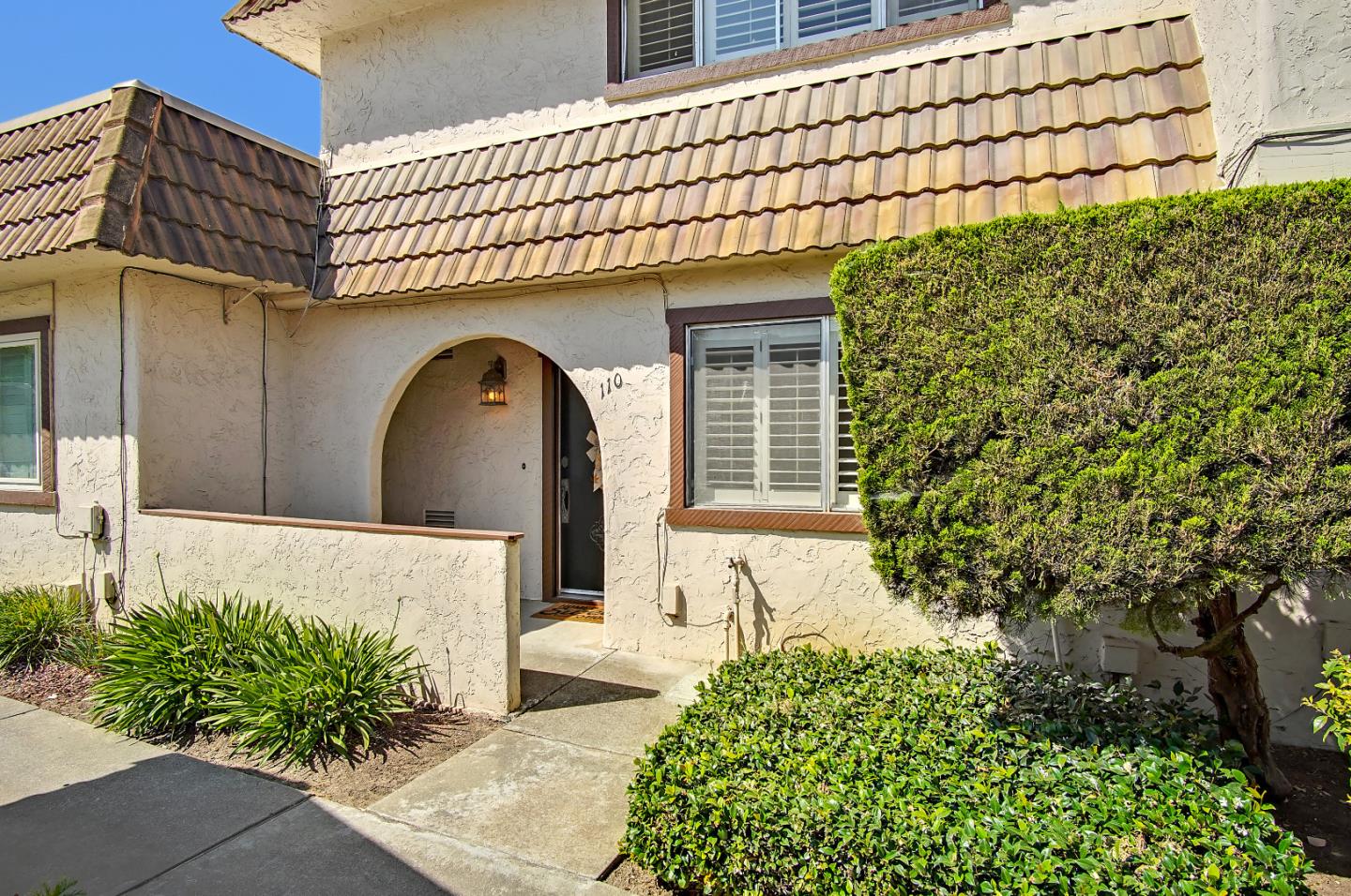 Detail Gallery Image 1 of 1 For 110 Villa Pacheco Ct, Hollister,  CA 95023 - 2 Beds | 2/1 Baths