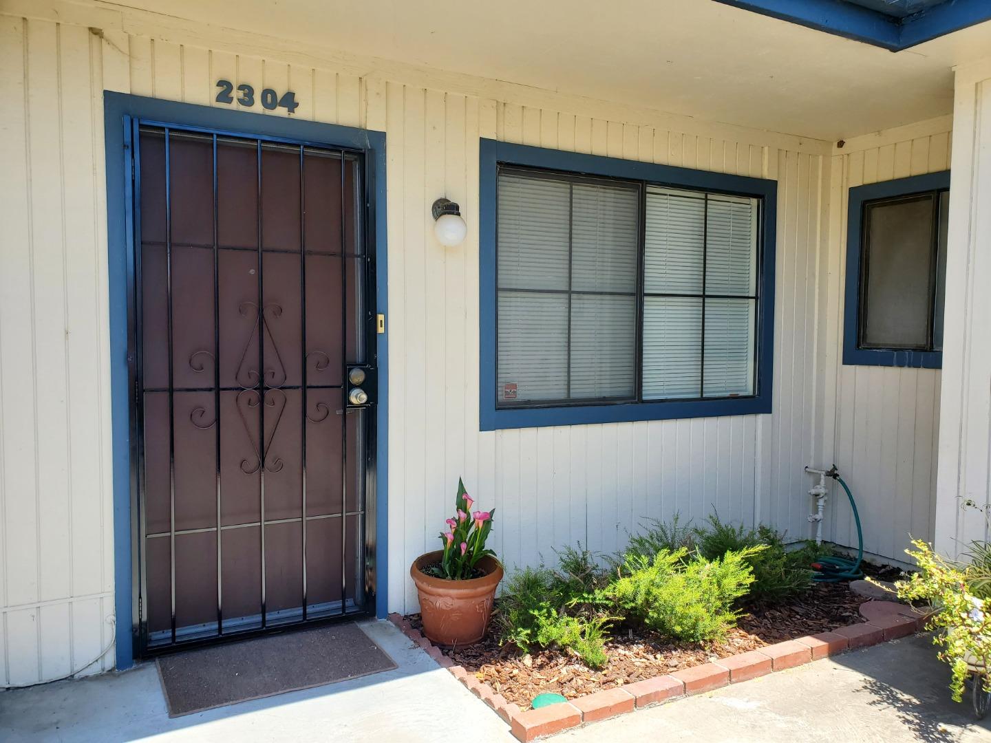 Detail Gallery Image 1 of 1 For 2304 7th Ave, Santa Cruz,  CA 95062 - 1 Beds | 1 Baths
