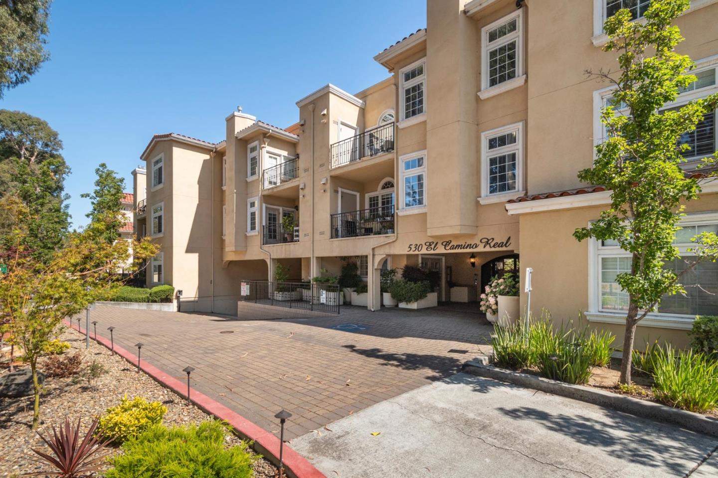 Detail Gallery Image 1 of 1 For 530 El Camino Real #103,  Burlingame,  CA 94010 - 2 Beds | 2 Baths