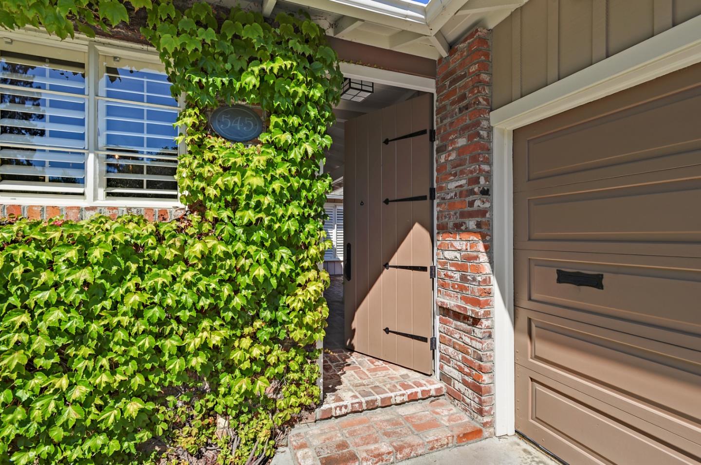 Detail Gallery Image 1 of 1 For 545 E Capistrano Way, San Mateo,  CA 94402 - 2 Beds | 2 Baths