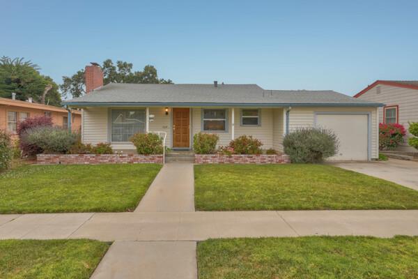Detail Gallery Image 1 of 1 For 1209 Parkside St, Salinas,  CA 93906 - 3 Beds | 2 Baths