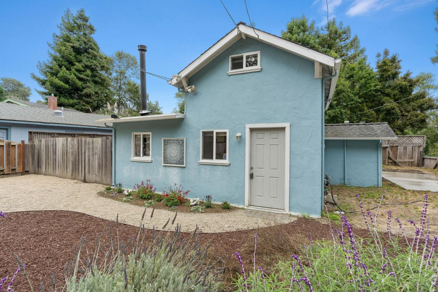 204 Forest Dr, Aptos, CA 95003 1 Beds 1 Baths (Sold) ML81854332