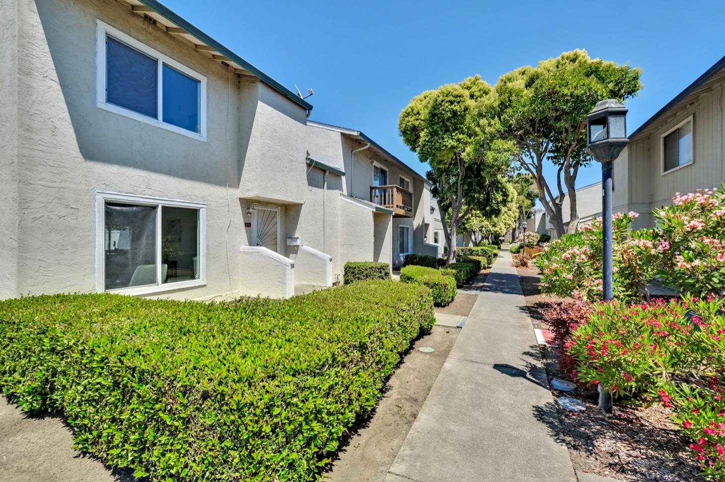 Detail Gallery Image 1 of 1 For 4200 Comet Cir, Union City,  CA 94587 - 3 Beds | 1/1 Baths