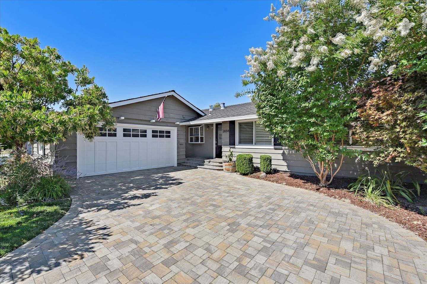 Detail Gallery Image 1 of 1 For 2654 Briarwood Dr, San Jose,  CA 95125 - 3 Beds | 2 Baths