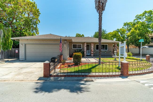 Detail Gallery Image 1 of 1 For 815 Fillippelli Dr, Gilroy,  CA 95020 - 4 Beds | 2 Baths