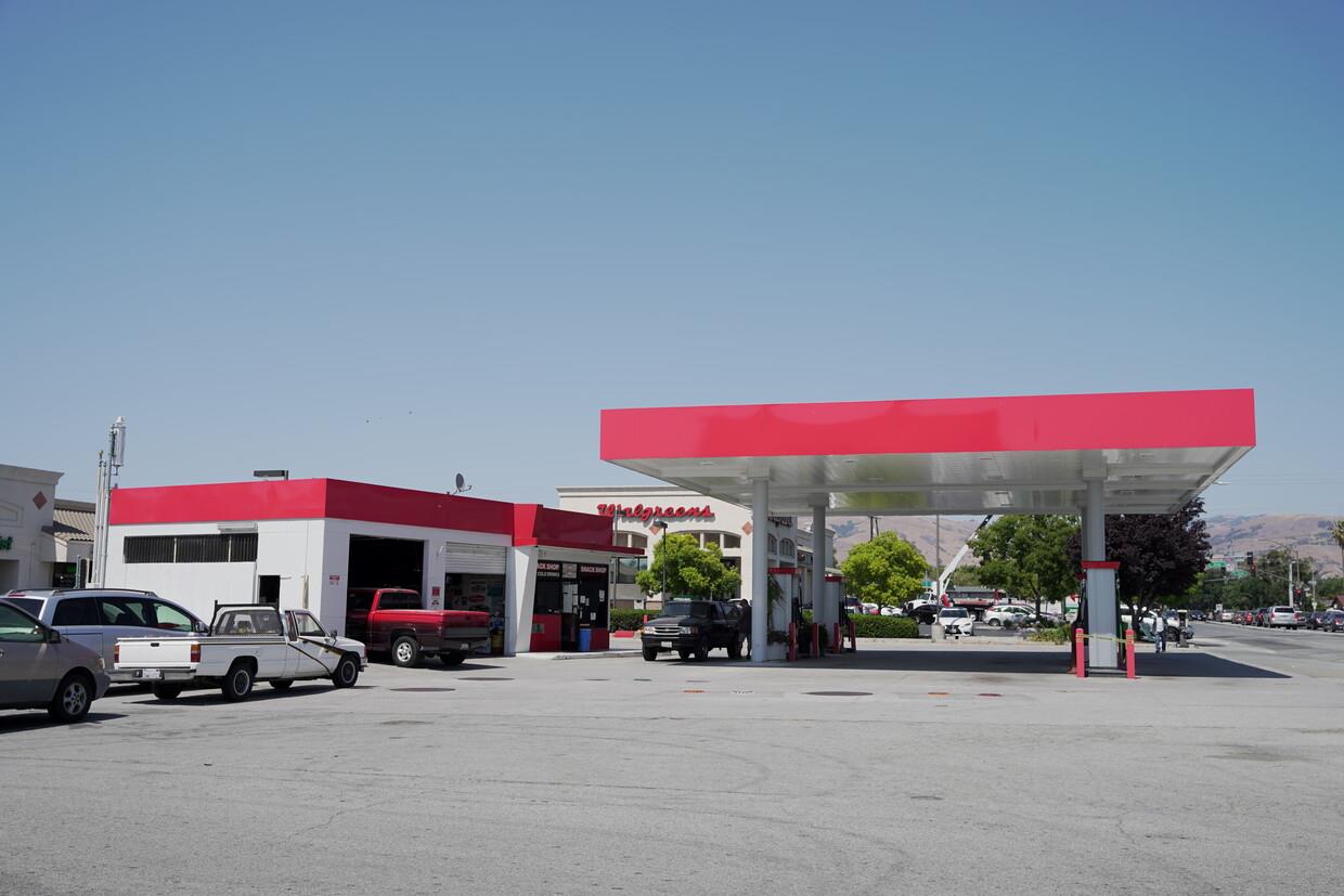 1655 Mckee Road, SAN JOSE, California 95116, ,Comm Industrial For Sale,For Sale,Mckee Road,40965338