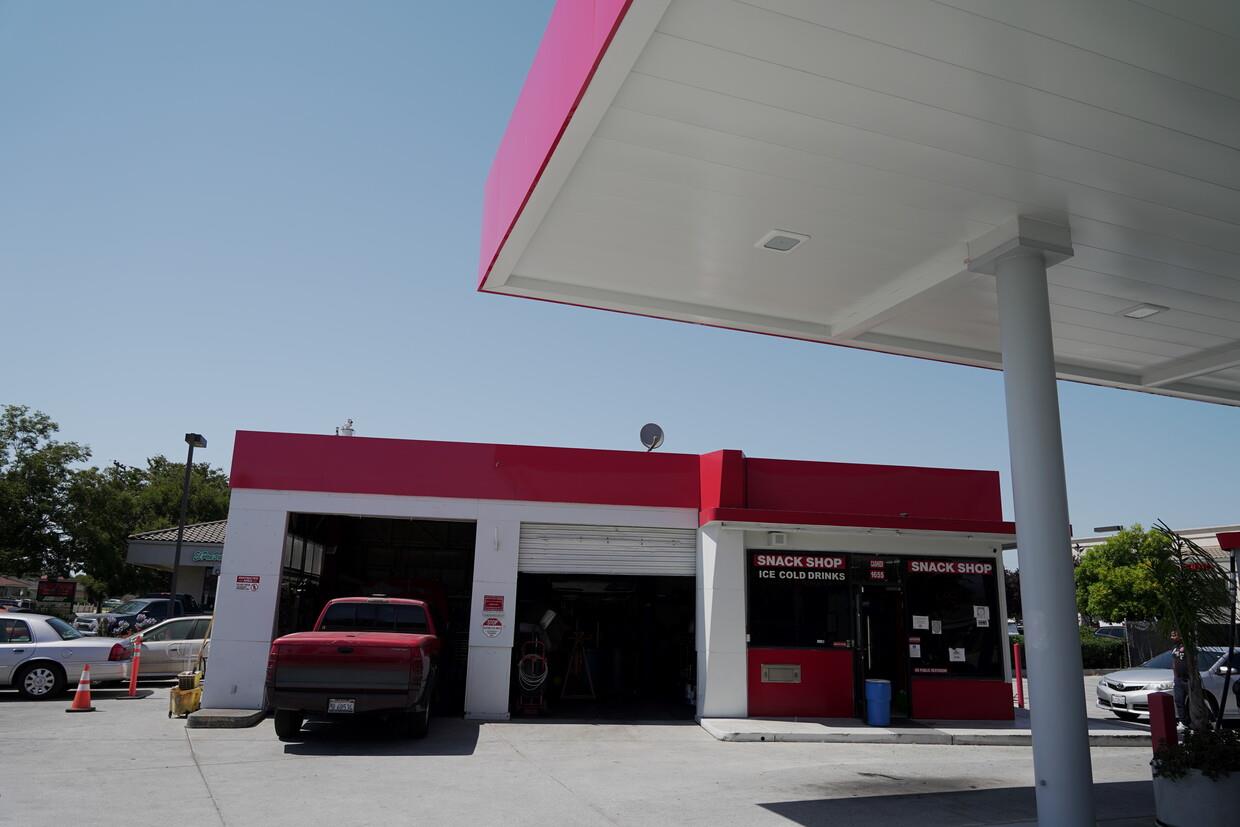 1655 Mckee Road, SAN JOSE, California 95116, ,Comm Industrial For Sale,For Sale,Mckee Road,40965338
