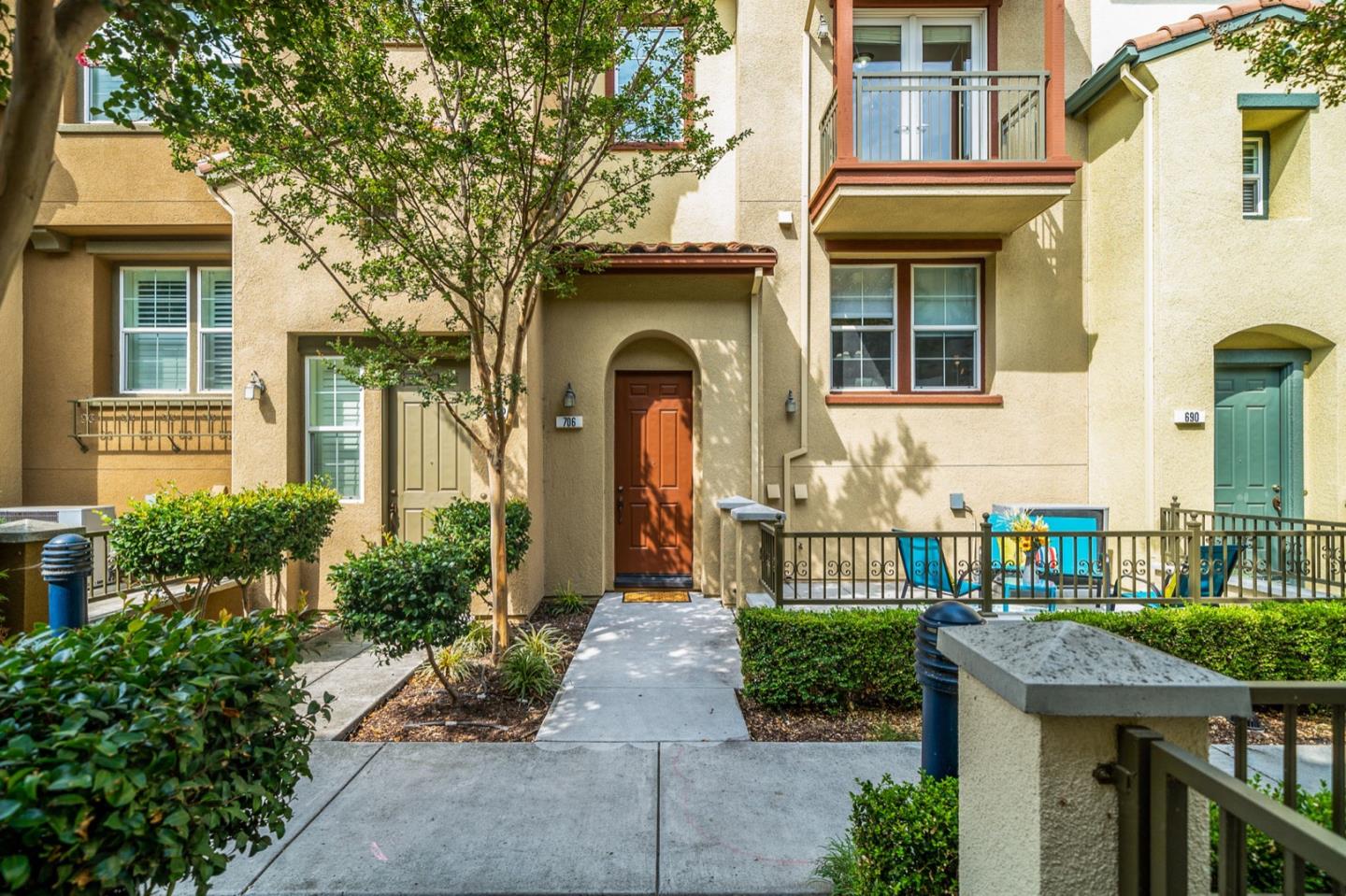 Detail Gallery Image 1 of 1 For 706 Claridad Loop, Milpitas,  CA 95035 - 3 Beds | 2/1 Baths