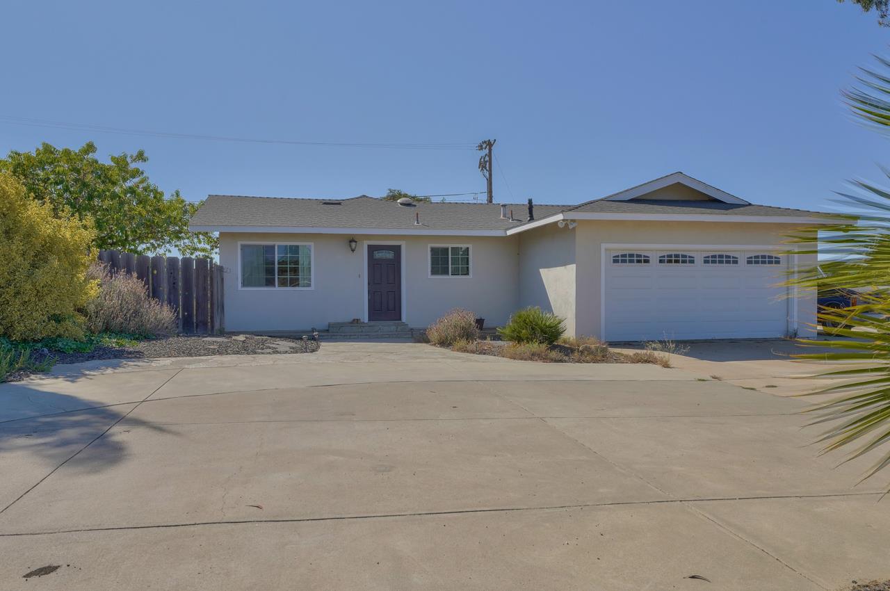 Detail Gallery Image 1 of 1 For 22010 Berry Dr, Salinas,  CA 93908 - 3 Beds | 2 Baths