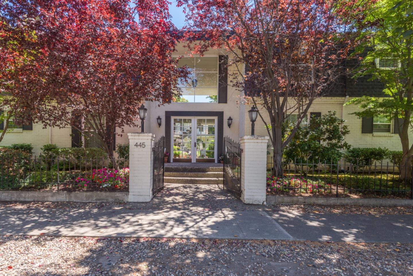 Detail Gallery Image 1 of 1 For 445 Oak Grove Ave #12,  Menlo Park,  CA 94025 - 2 Beds | 2 Baths