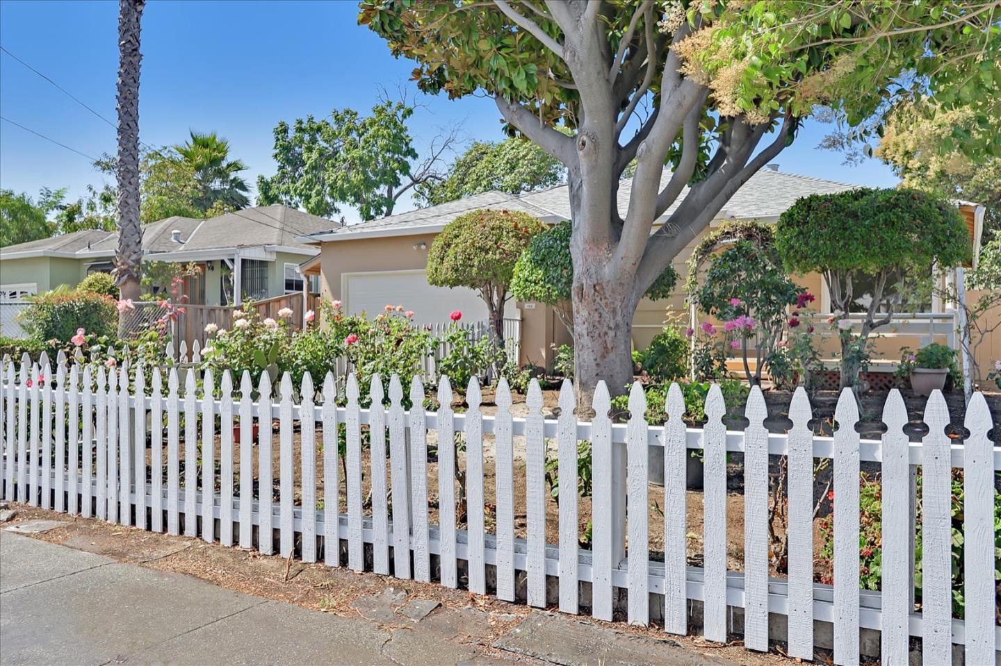 Detail Gallery Image 1 of 1 For 107 Verbena Dr, East Palo Alto,  CA 94303 - 3 Beds | 1 Baths