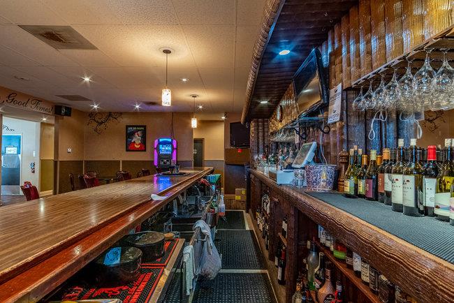421 East, HOLLISTER, California 95023, ,Comm Business Opportunity,For Sale,East,40965377