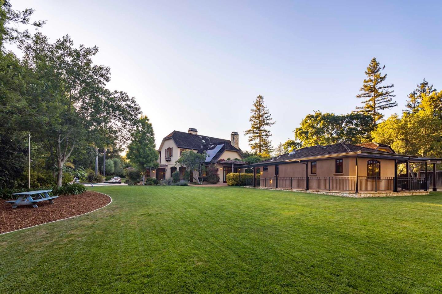 327 Stockbridge Ave, Atherton, CA 94027 5 Beds 6/2 Baths (Active