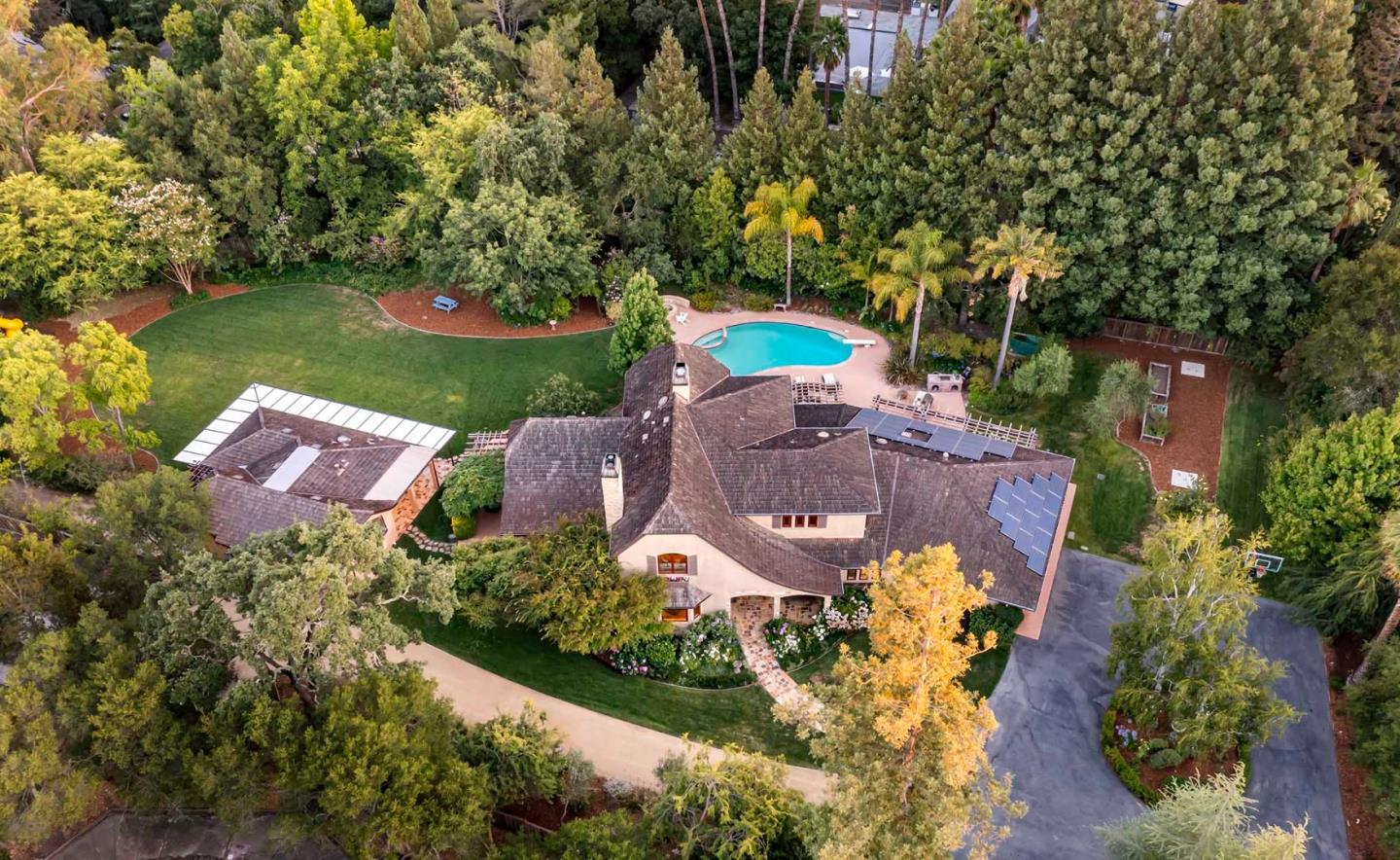 327 Stockbridge Ave, Atherton, CA 94027 5 Beds 6/2 Baths (Active