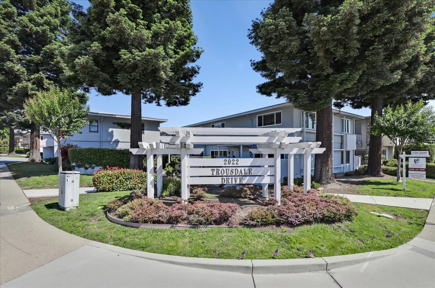 Detail Gallery Image 1 of 1 For 2022 Trousdale Dr #7,  Burlingame,  CA 94010 - 2 Beds | 1/1 Baths