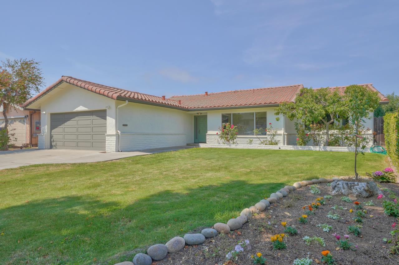 Detail Gallery Image 1 of 1 For 338 Coleridge Dr, Salinas,  CA 93901 - 3 Beds | 2/1 Baths