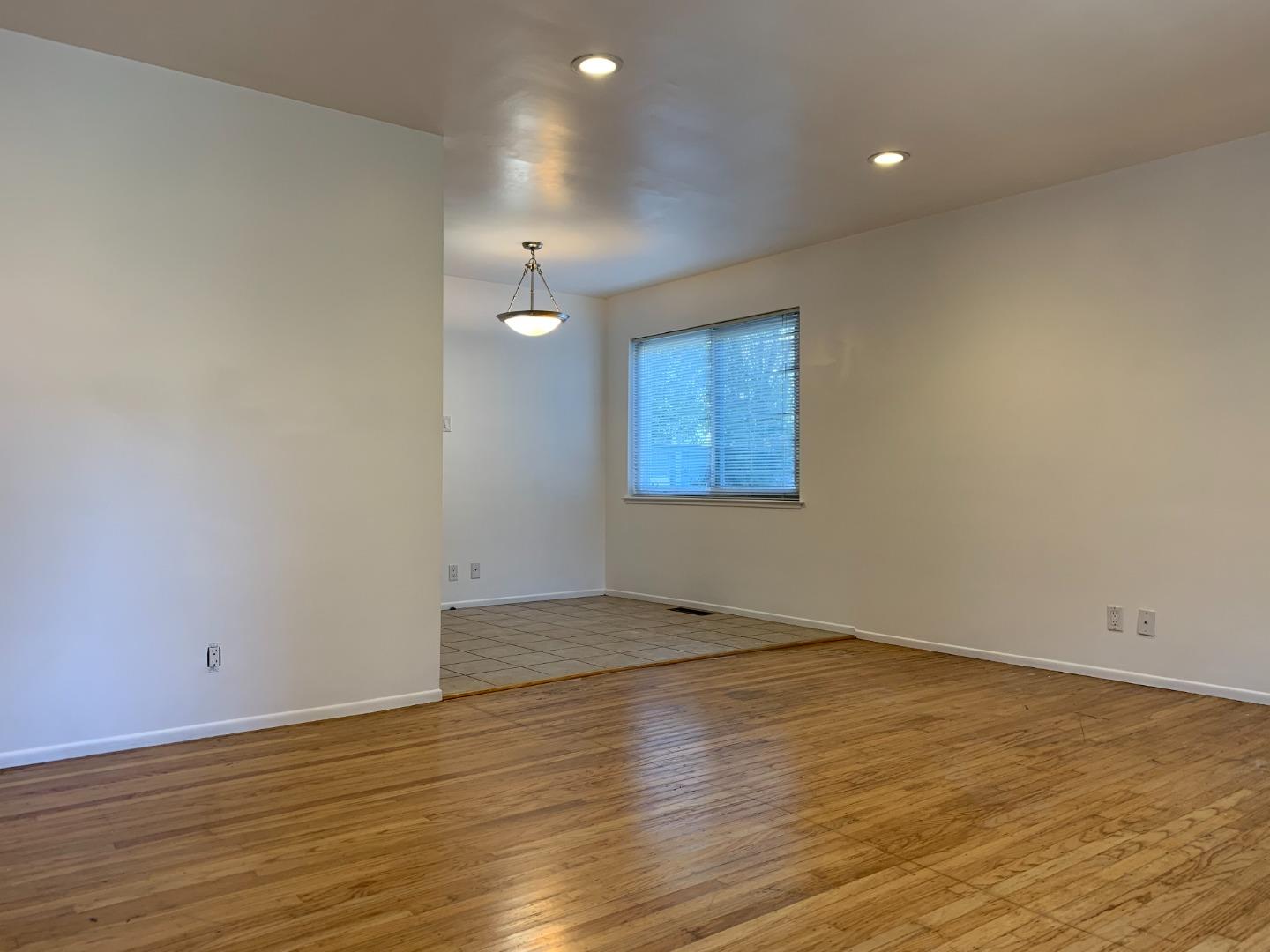 Detail Gallery Image 1 of 1 For 327 Elm St #1,  San Mateo,  CA 94401 - 2 Beds | 1 Baths