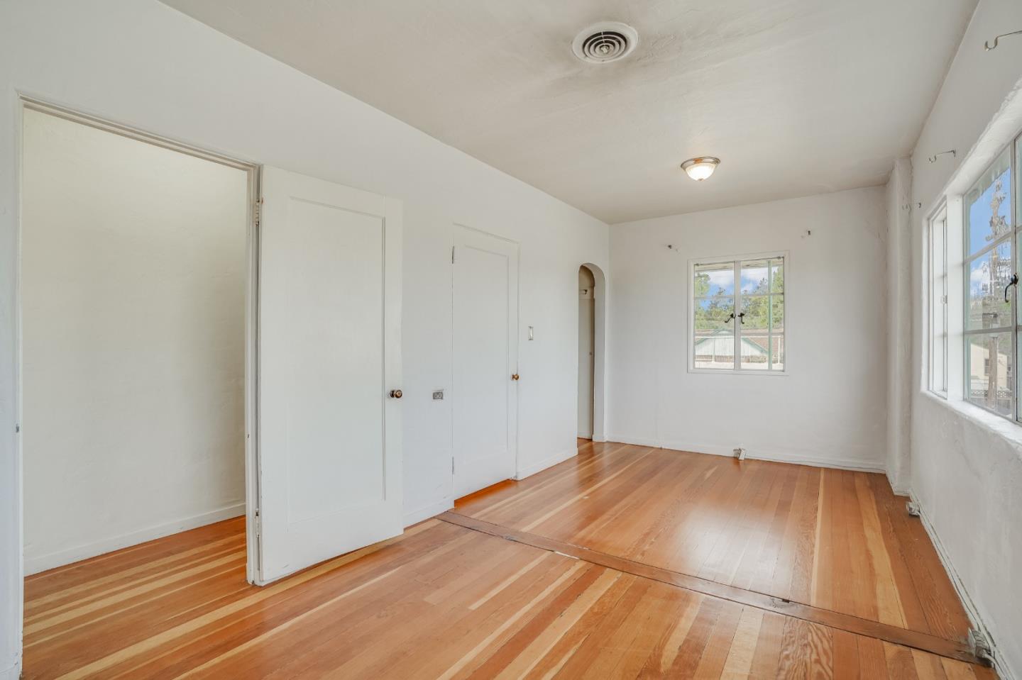 1660 Laurel Street, SAN CARLOS, California 94070, ,Comm Industrial For Sale,For Sale,Laurel Street,40965400