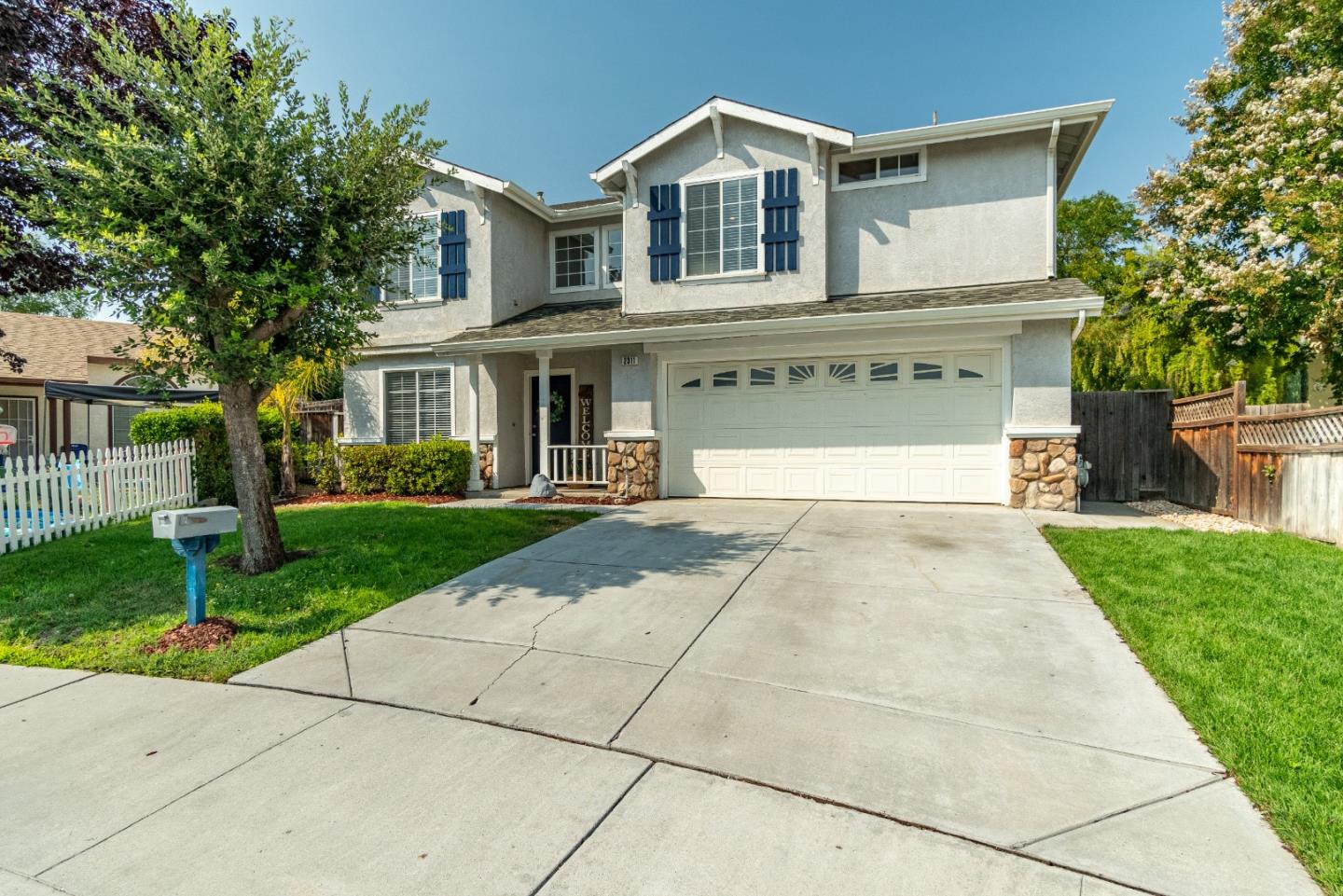 Detail Gallery Image 1 of 1 For 2311 Paradise Ct, Hollister,  CA 95023 - 4 Beds | 2/1 Baths