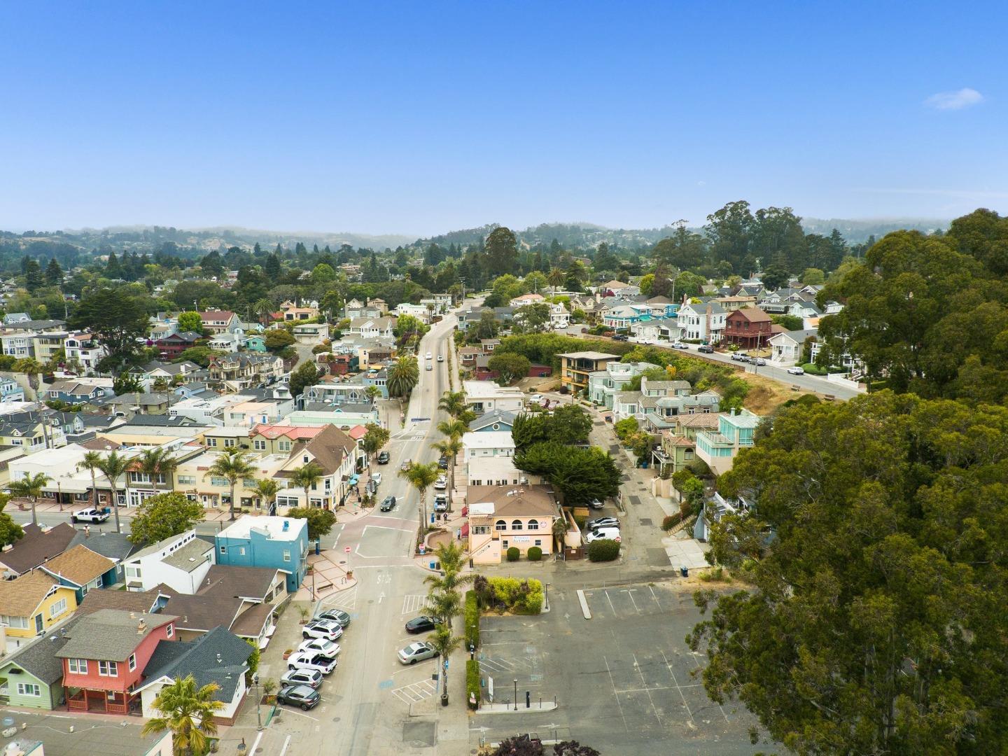 200 Monterey Avenue, CAPITOLA, California 95010, ,Comm Industrial For Sale,For Sale,Monterey Avenue,40965401