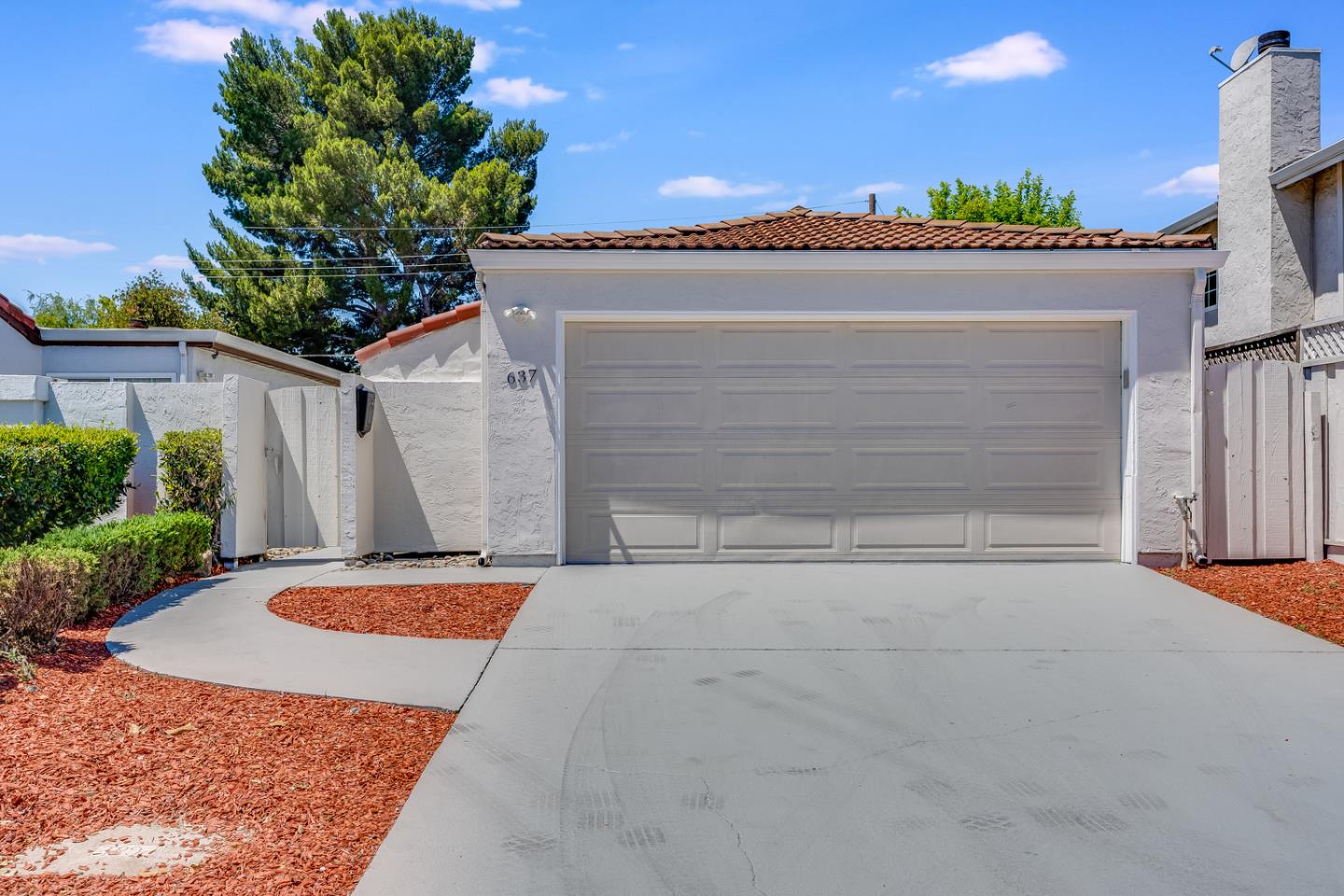 Detail Gallery Image 1 of 1 For 637 Lisa Way, Campbell,  CA 95008 - 2 Beds | 2 Baths