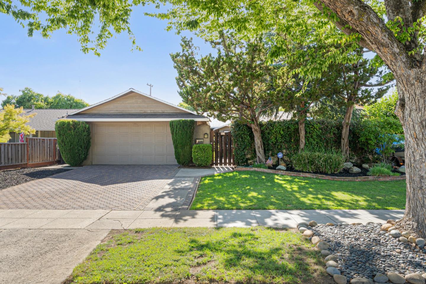 Detail Gallery Image 1 of 1 For 5025 Bel Canto Dr, San Jose,  CA 95124 - 3 Beds | 2 Baths