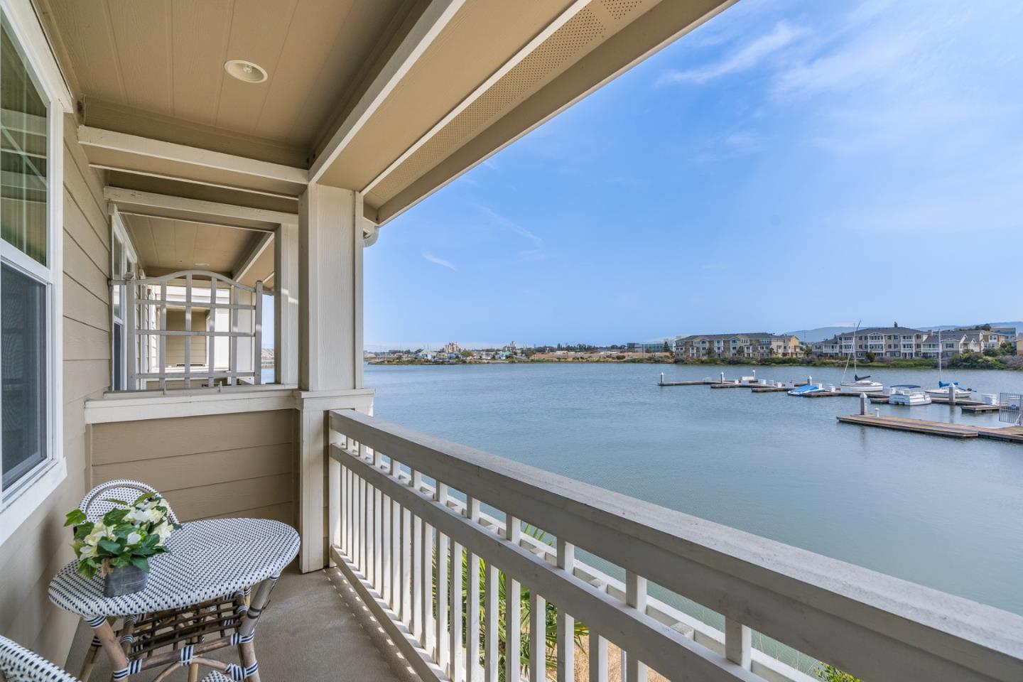 Detail Gallery Image 1 of 1 For 652 Sea Anchor Dr #2202,  Redwood City,  CA 94063 - 3 Beds | 2/1 Baths
