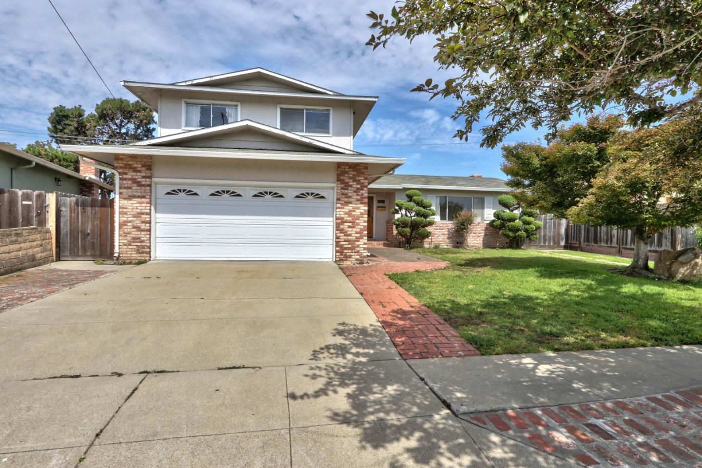 Detail Gallery Image 1 of 1 For 1449 Adams St, Salinas,  CA 93906 - 5 Beds | 2 Baths