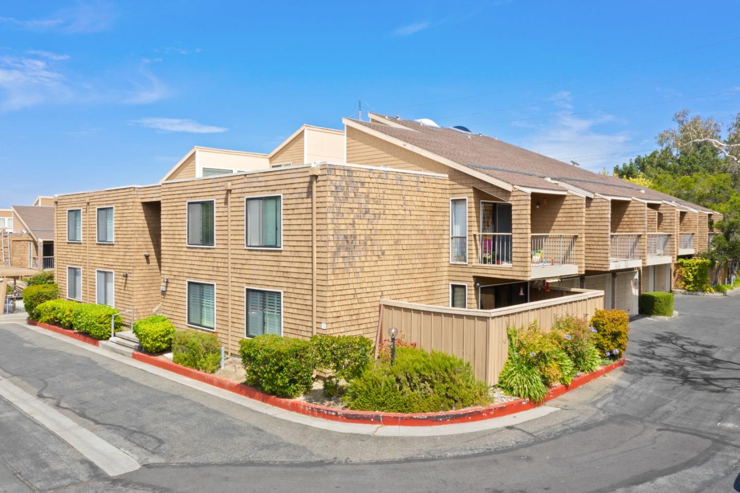 Detail Gallery Image 1 of 1 For 1687 Bayridge Way #103,  San Mateo,  CA 94402 - 2 Beds | 2 Baths