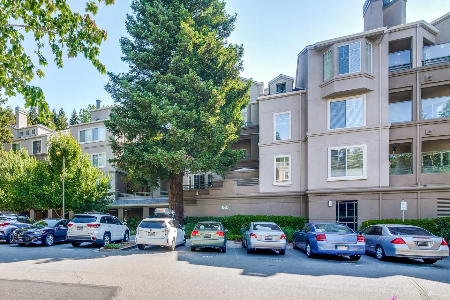 Detail Gallery Image 1 of 1 For 180 Caldecott Ln #110,  Oakland,  CA 94618 - 2 Beds | 2 Baths