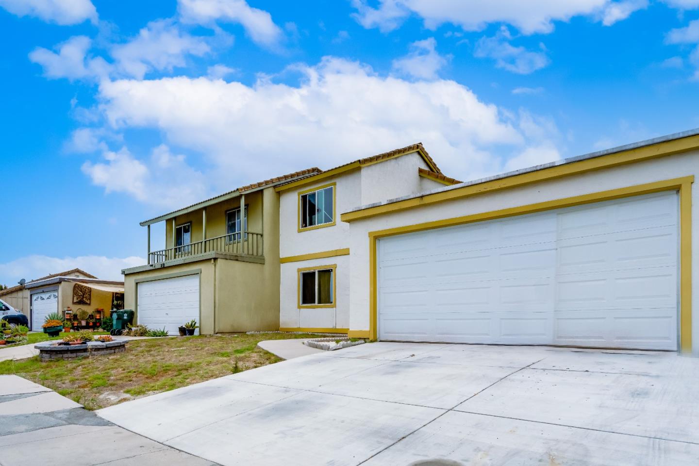 Detail Gallery Image 1 of 1 For 1515 Cherokee Dr, Salinas,  CA 93906 - 3 Beds | 2 Baths