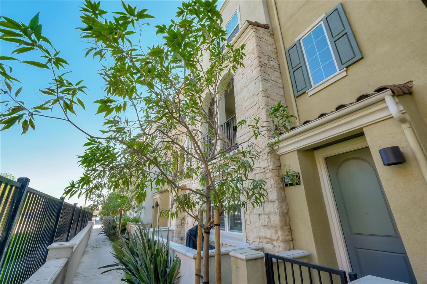 Detail Gallery Image 1 of 1 For 39844 Sawyer Ter, Newark,  CA 94560 - 4 Beds | 3/1 Baths