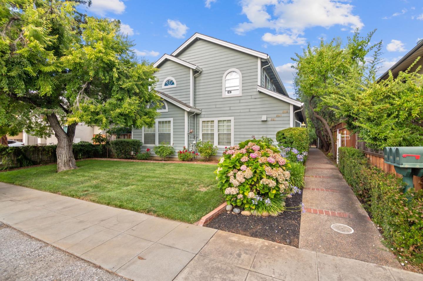 527 Tyndall St, Los Altos, CA 94022 2 Beds 2/1 Baths (Sold