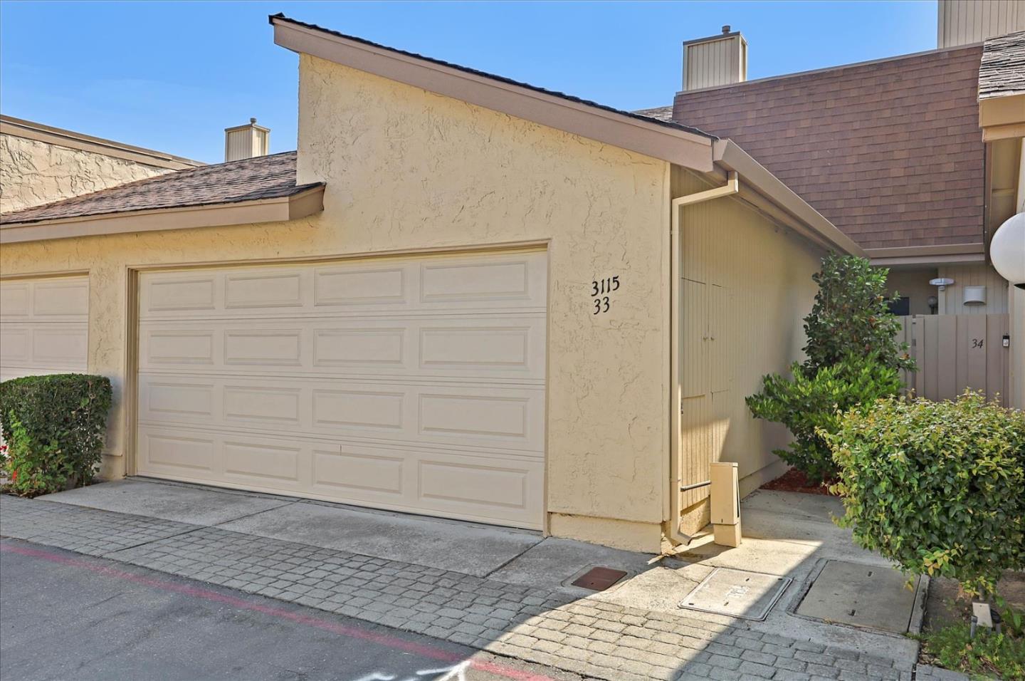 Detail Gallery Image 1 of 1 For 3115 Loma Verde Dr #33,  San Jose,  CA 95117 - 2 Beds | 2/1 Baths