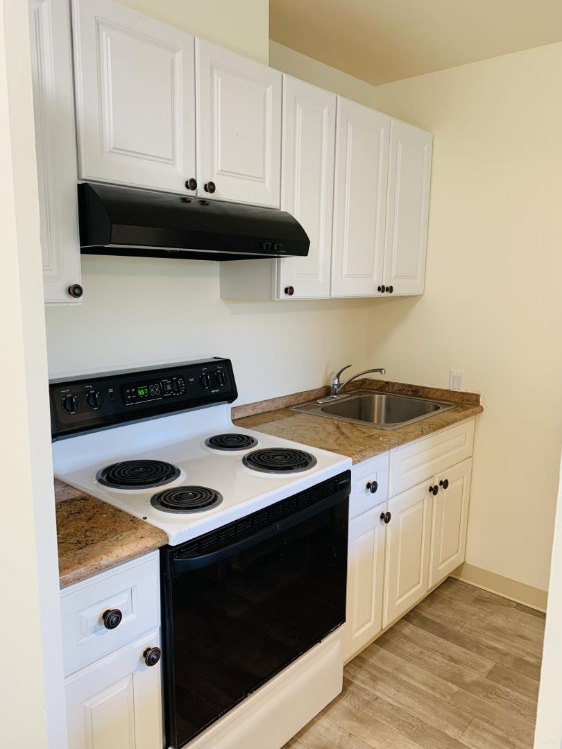 Detail Gallery Image 1 of 1 For 348 4th Ave #19,  Redwood City,  CA 94063 - 1 Beds | 1 Baths