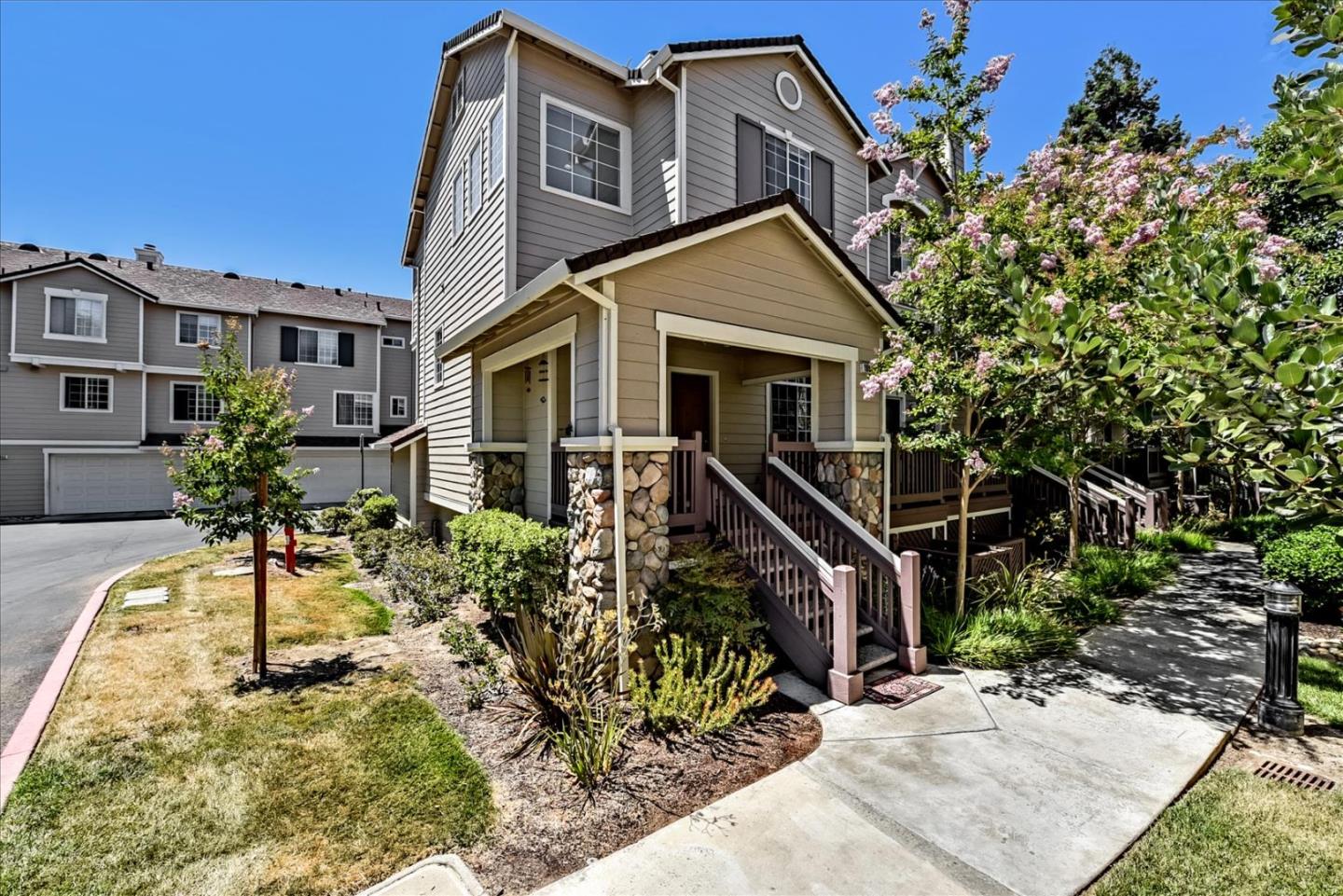 Detail Gallery Image 1 of 1 For 1860 Northwest Cir, San Jose,  CA 95131 - 3 Beds | 2/1 Baths