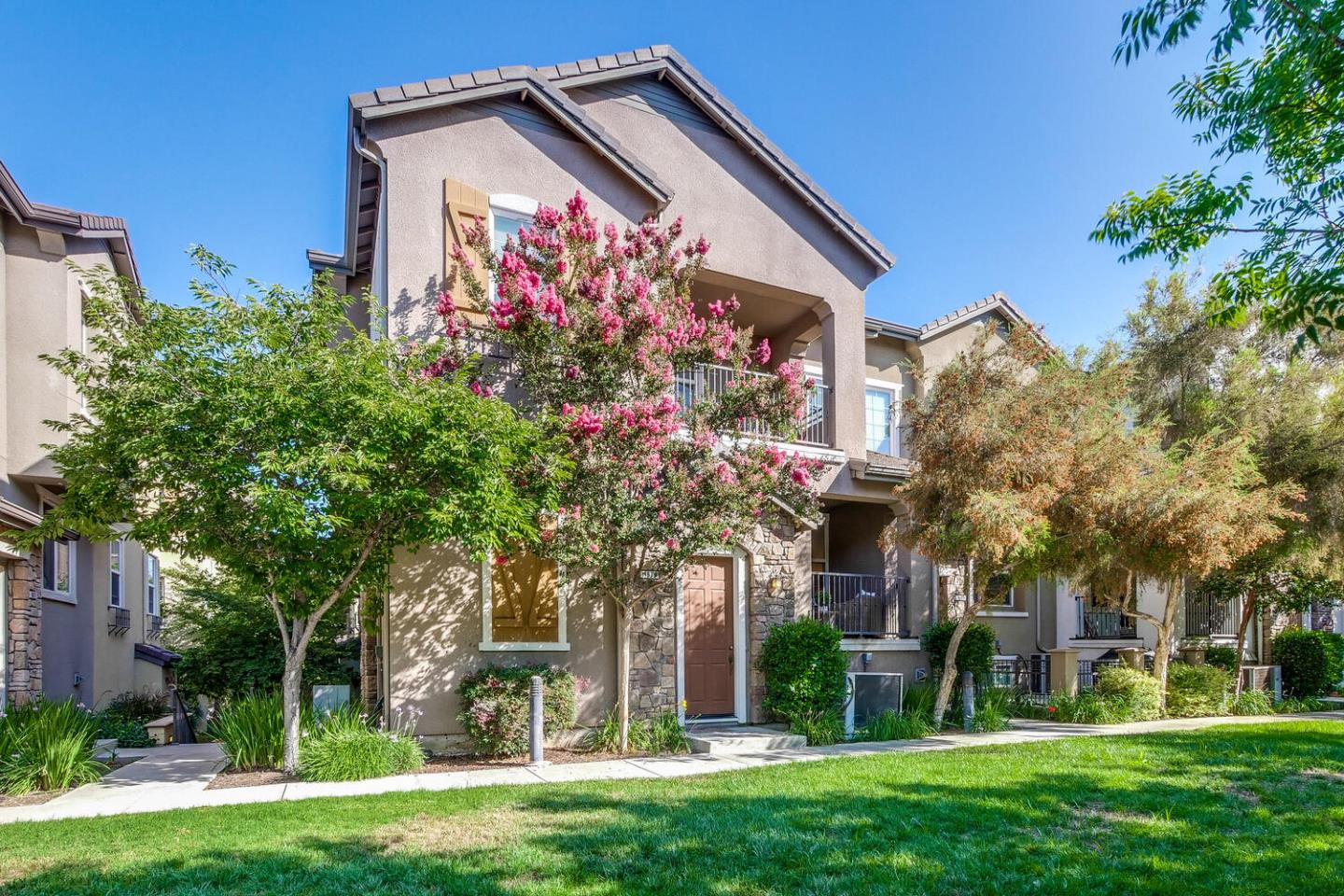 1679 Lorient Ter, San Jose, CA 95133 2 Beds 2 Baths (Sold