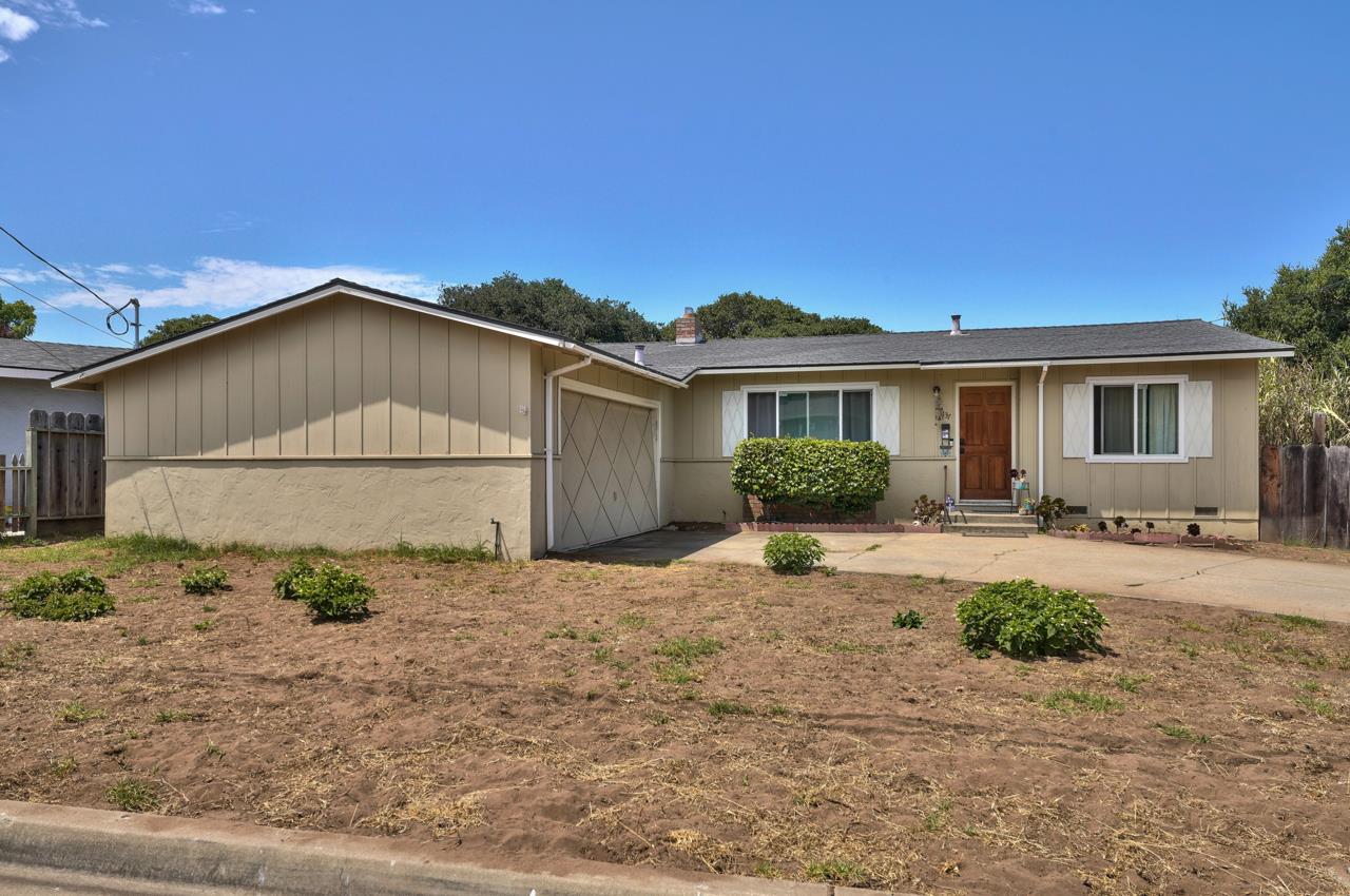 Detail Gallery Image 1 of 1 For 1137 Suzanne Ct, Seaside,  CA 93955 - 3 Beds | 2 Baths